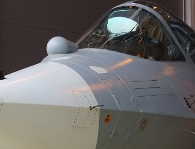 Επίχρισμα στην καλύπτρα των Su-57 για τη μείωση του Η/Μ ίχνους